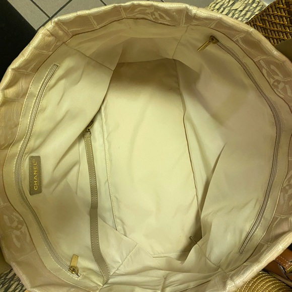 CHANEL Ivory Traveline Tote Shoulder Bag Vintage - Picture 8 of 9